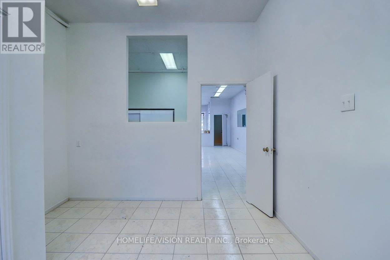 2877 St Clair Avenue E, Toronto, Ontario  M4B 1N4 - Photo 9 - E12711864