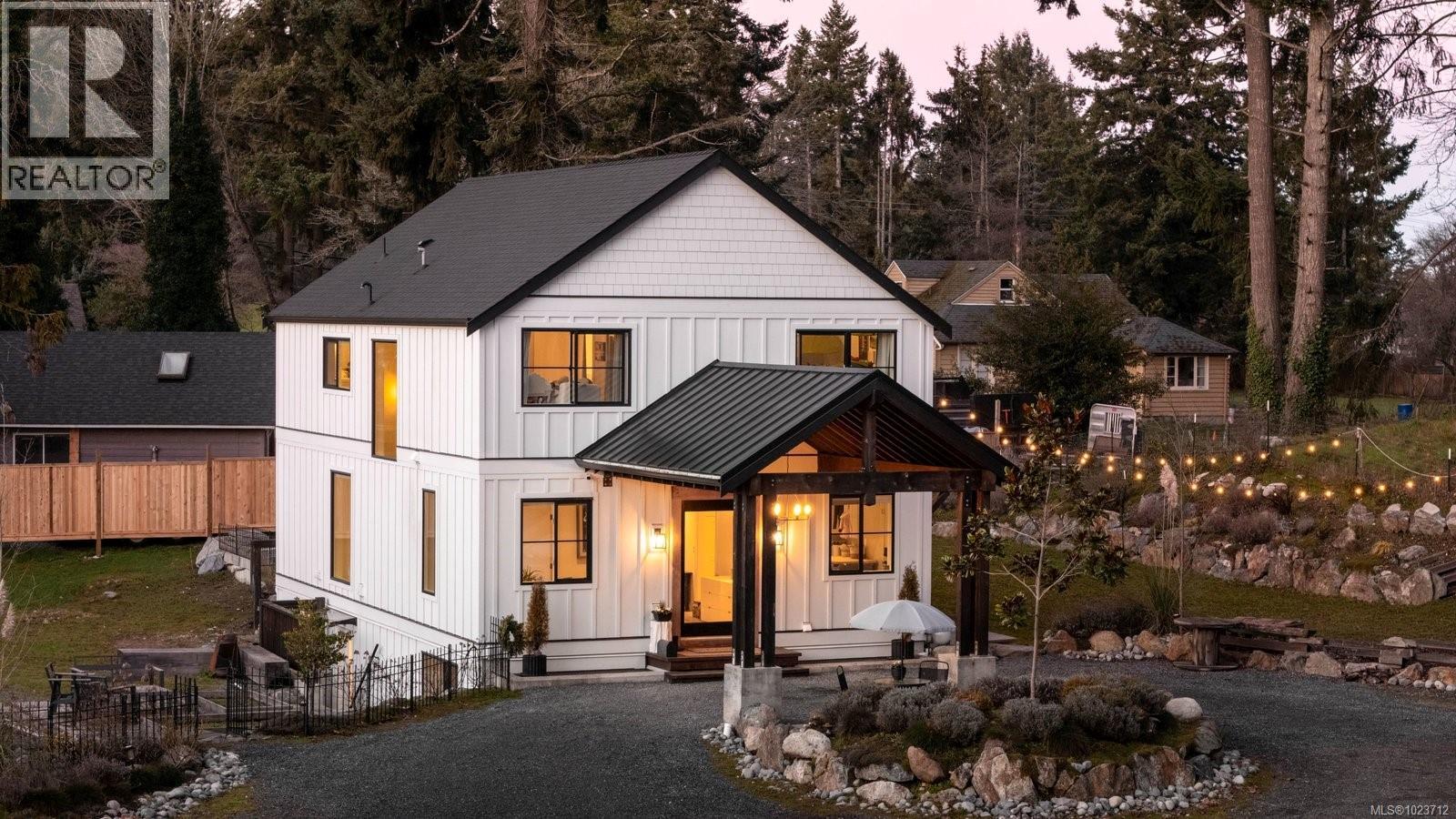 5465 Pat Bay Hwy, Saanich, British Columbia