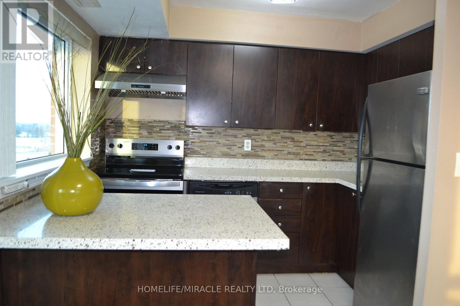 709 - 215 Queen Street E, Brampton, Ontario  L6W 0A9 - Photo 15 - W12522952