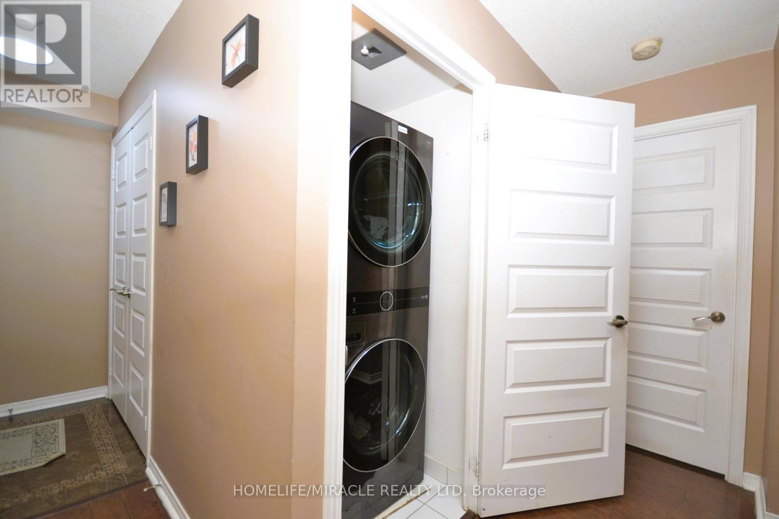 709 - 215 Queen Street E, Brampton, Ontario  L6W 0A9 - Photo 29 - W12522952