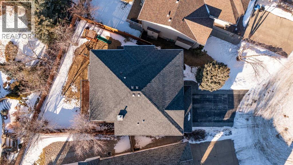 109 Simcrest Heights Sw, Calgary, Alberta  T3H 4K1 - Photo 3 - A2278428