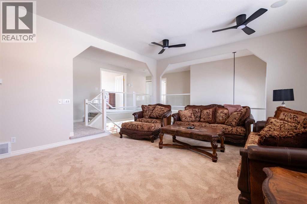 109 Simcrest Heights Sw, Calgary, Alberta  T3H 4K1 - Photo 32 - A2278428