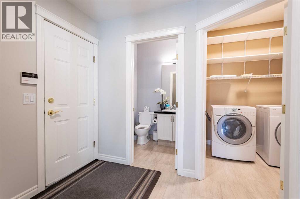 109 Simcrest Heights Sw, Calgary, Alberta  T3H 4K1 - Photo 25 - A2278428