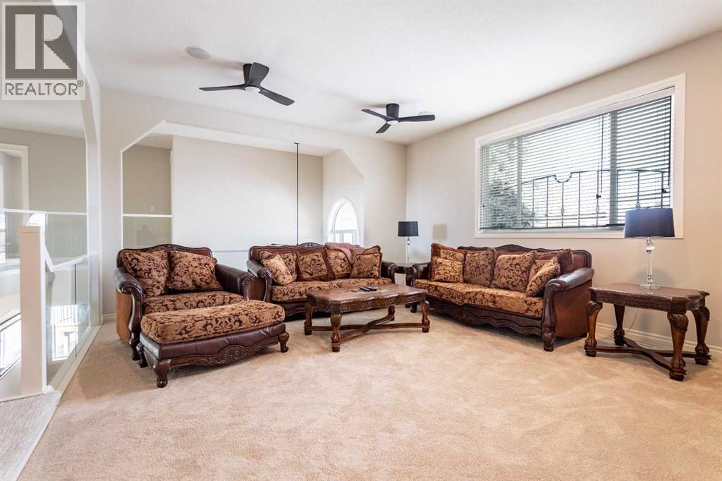 109 Simcrest Heights Sw, Calgary, Alberta  T3H 4K1 - Photo 31 - A2278428