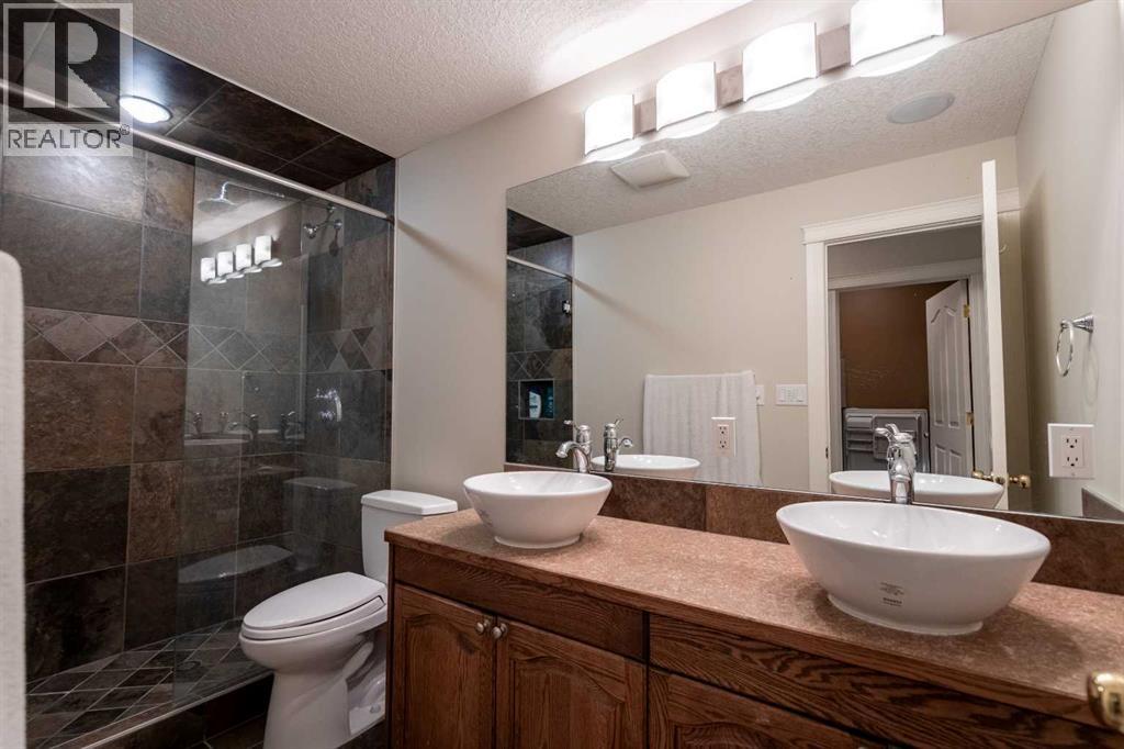 109 Simcrest Heights Sw, Calgary, Alberta  T3H 4K1 - Photo 47 - A2278428