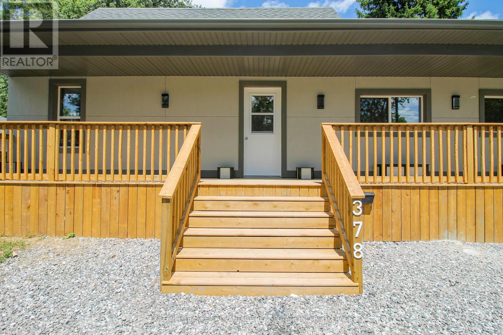 378 Thorold Road, Welland, Ontario  L3C 3W6 - Photo 5 - X12298963