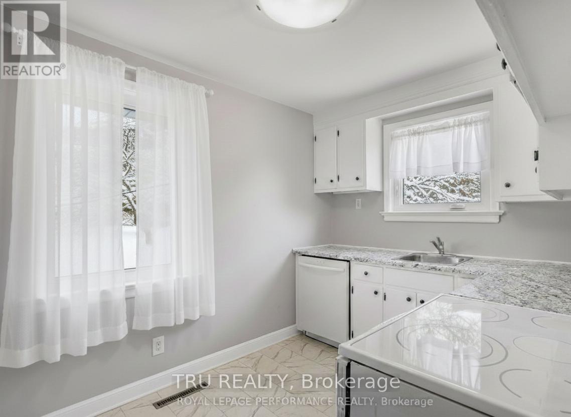 1315 Kilborn Avenue N, Ottawa, Ontario  K1H 6L2 - Photo 10 - X12711884