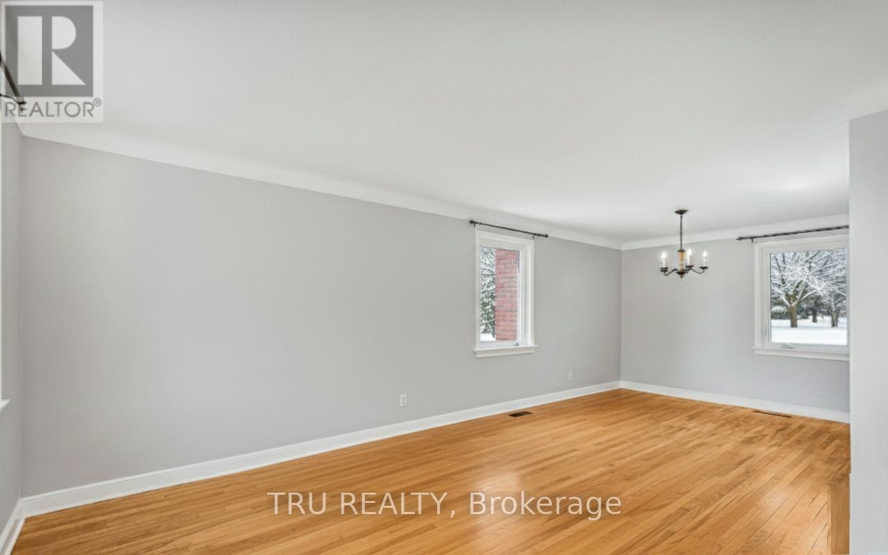 1315 Kilborn Avenue N, Ottawa, Ontario  K1H 6L2 - Photo 7 - X12711884