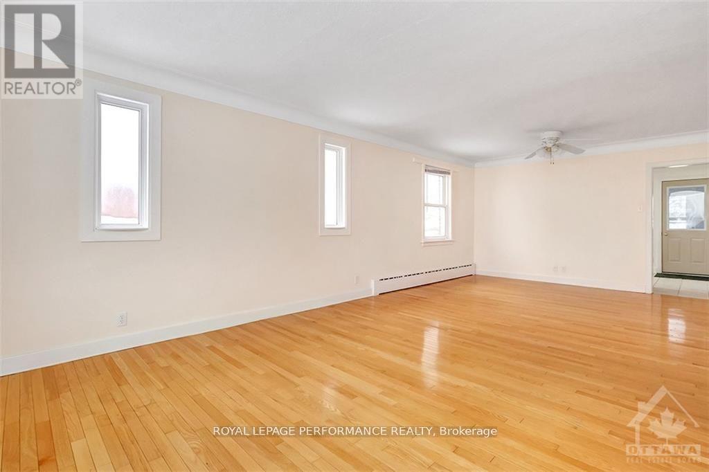472 Woodland Avenue, Ottawa, Ontario  K2B 5E4 - Photo 3 - X12711896