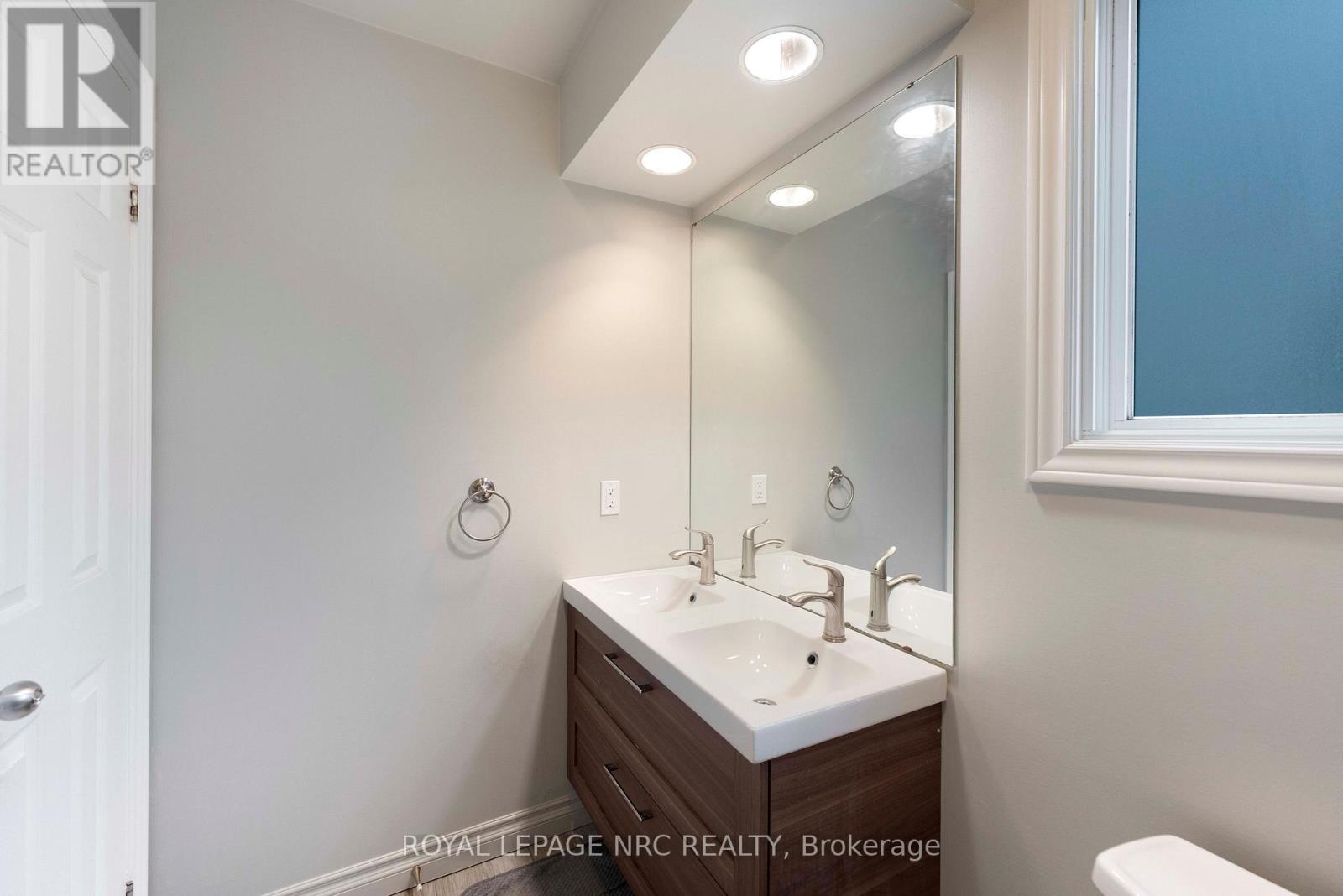 41 Huntington Lane, St. Catharines (Grapeview), Ontario  L2S 3R5 - Photo 25 - X12711898