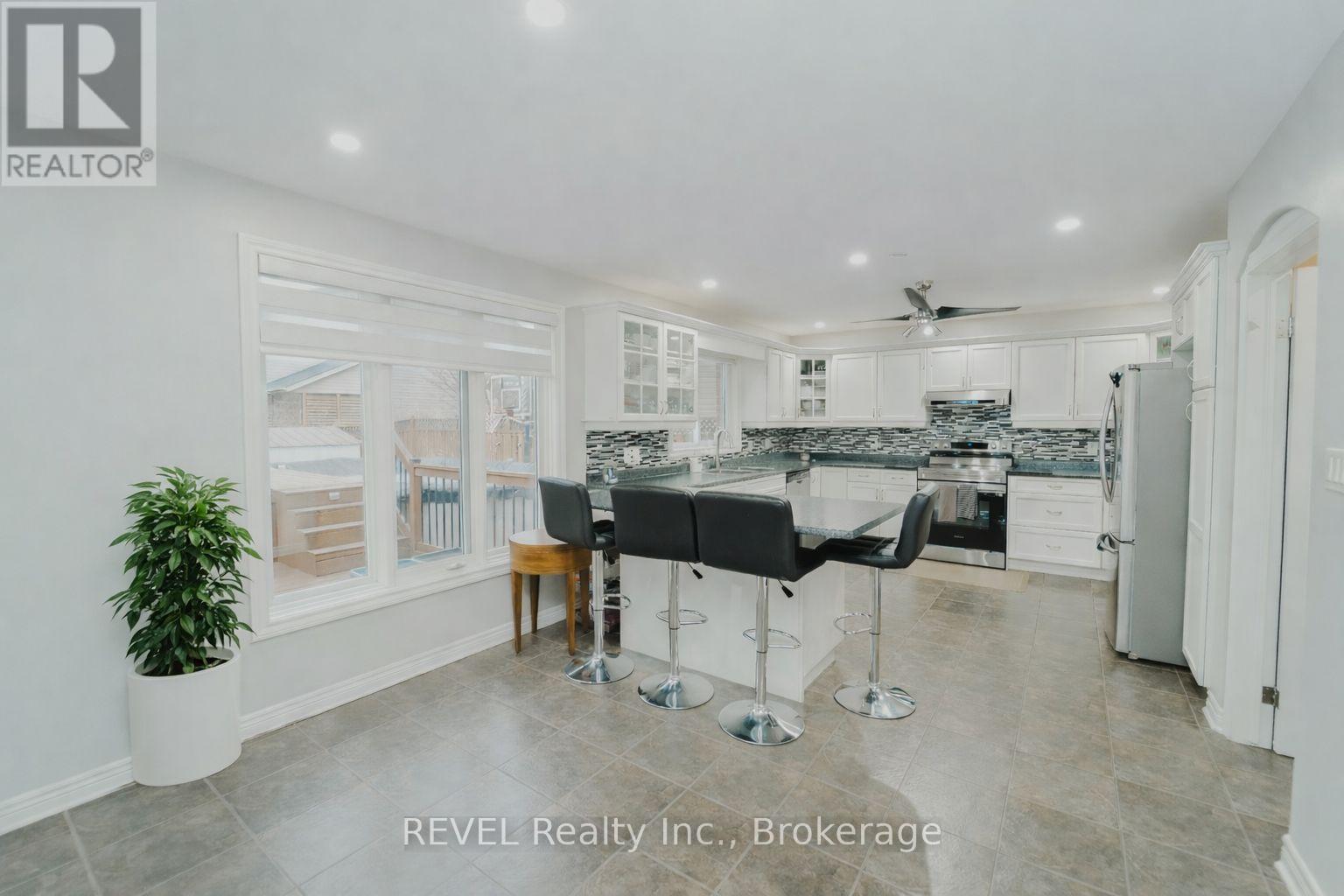 6978 Shannon Drive, Niagara Falls (Forestview), Ontario  L2H 3N7 - Photo 10 - X12711900