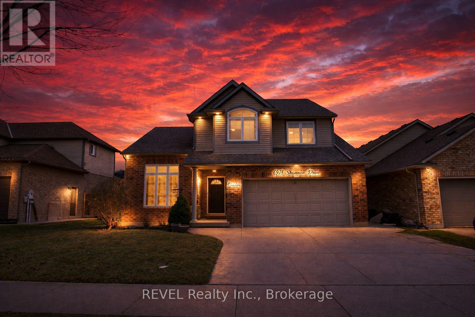 6978 Shannon Drive, Niagara Falls (Forestview), Ontario  L2H 3N7 - Photo 2 - X12711900