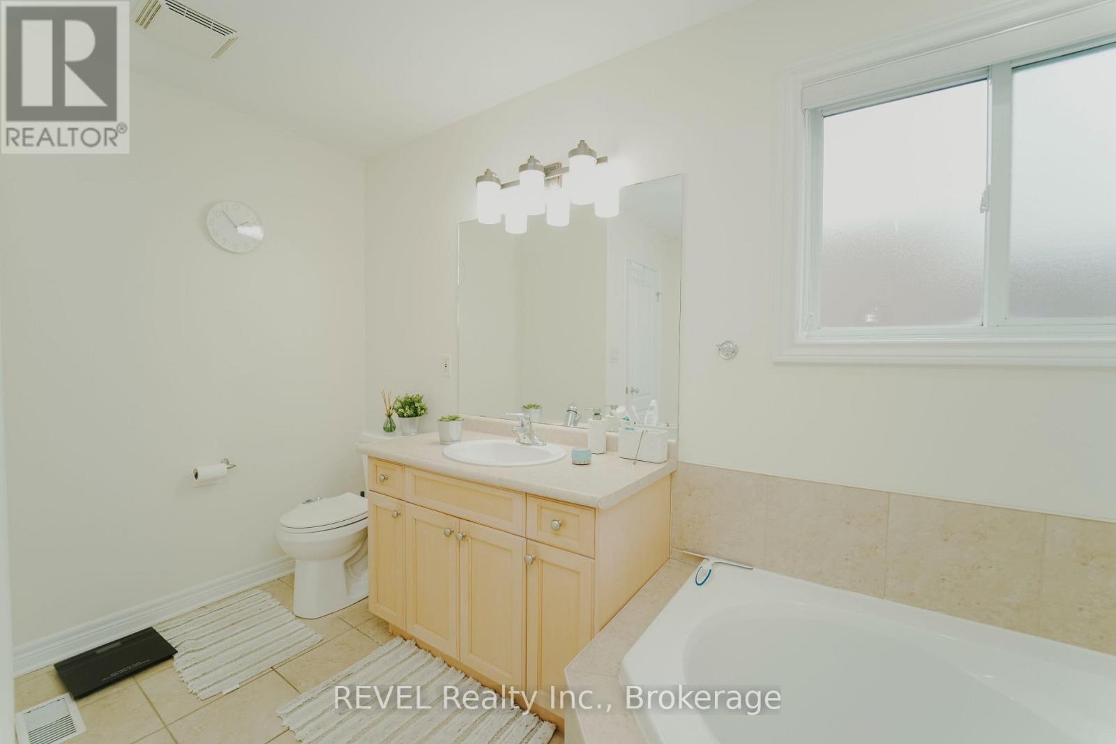 6978 Shannon Drive, Niagara Falls (Forestview), Ontario  L2H 3N7 - Photo 24 - X12711900