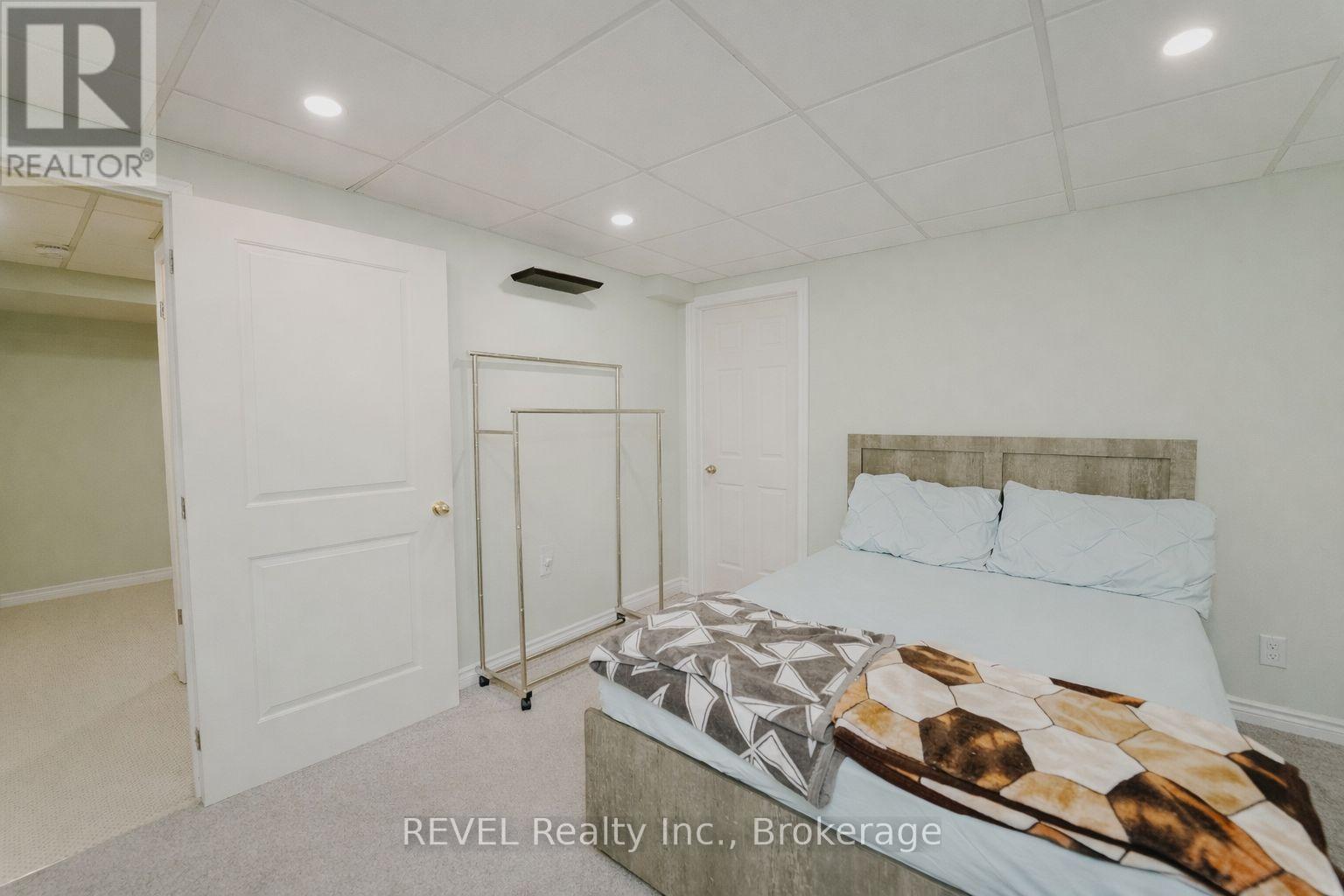 6978 Shannon Drive, Niagara Falls (Forestview), Ontario  L2H 3N7 - Photo 34 - X12711900