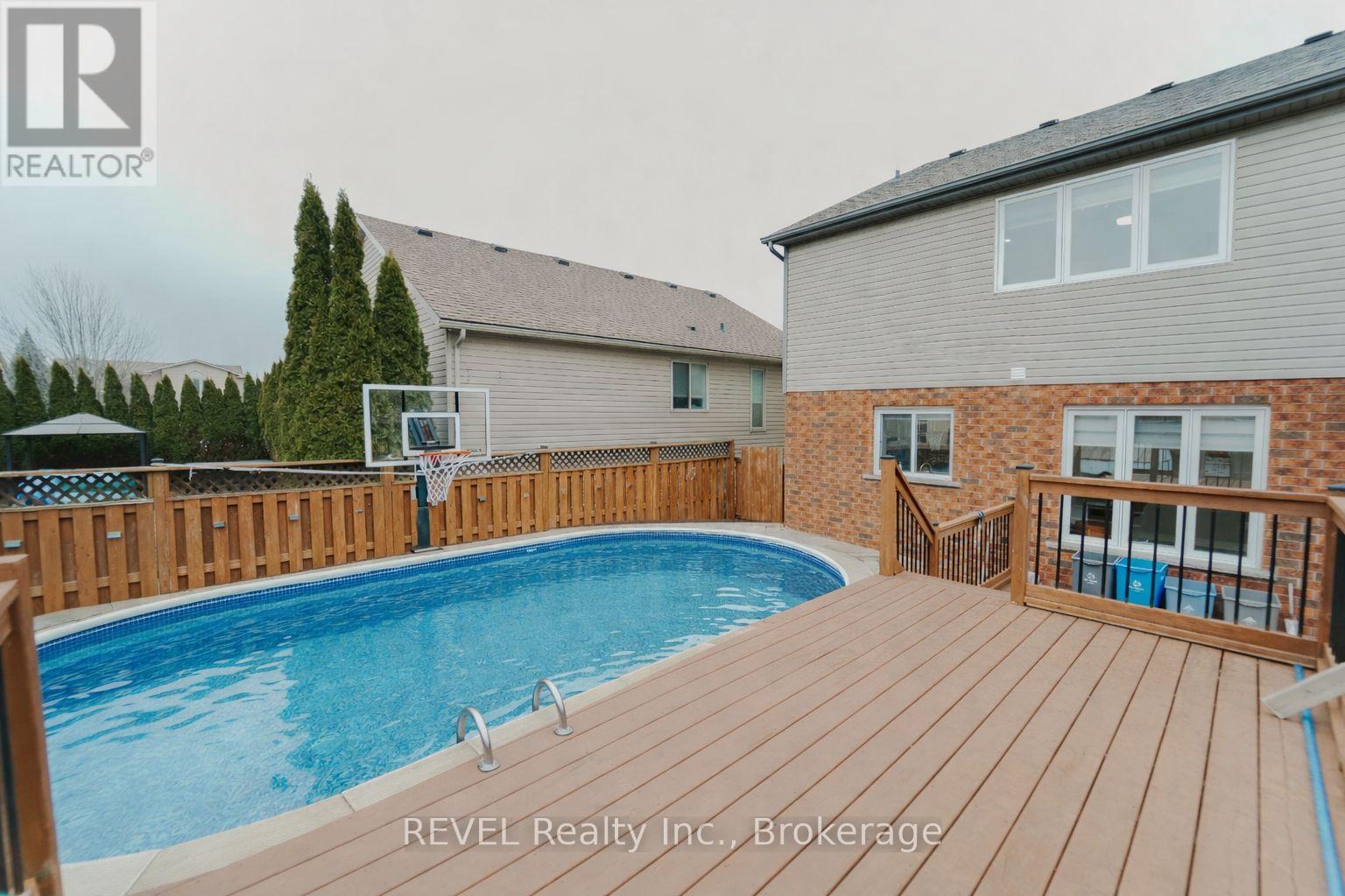 6978 Shannon Drive, Niagara Falls (Forestview), Ontario  L2H 3N7 - Photo 42 - X12711900