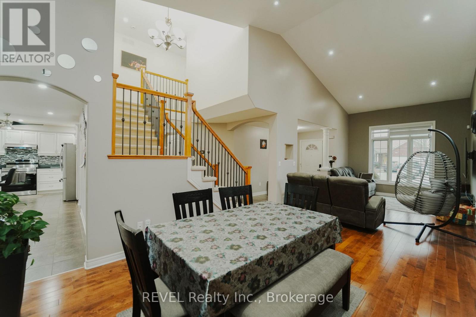 6978 Shannon Drive, Niagara Falls (Forestview), Ontario  L2H 3N7 - Photo 7 - X12711900