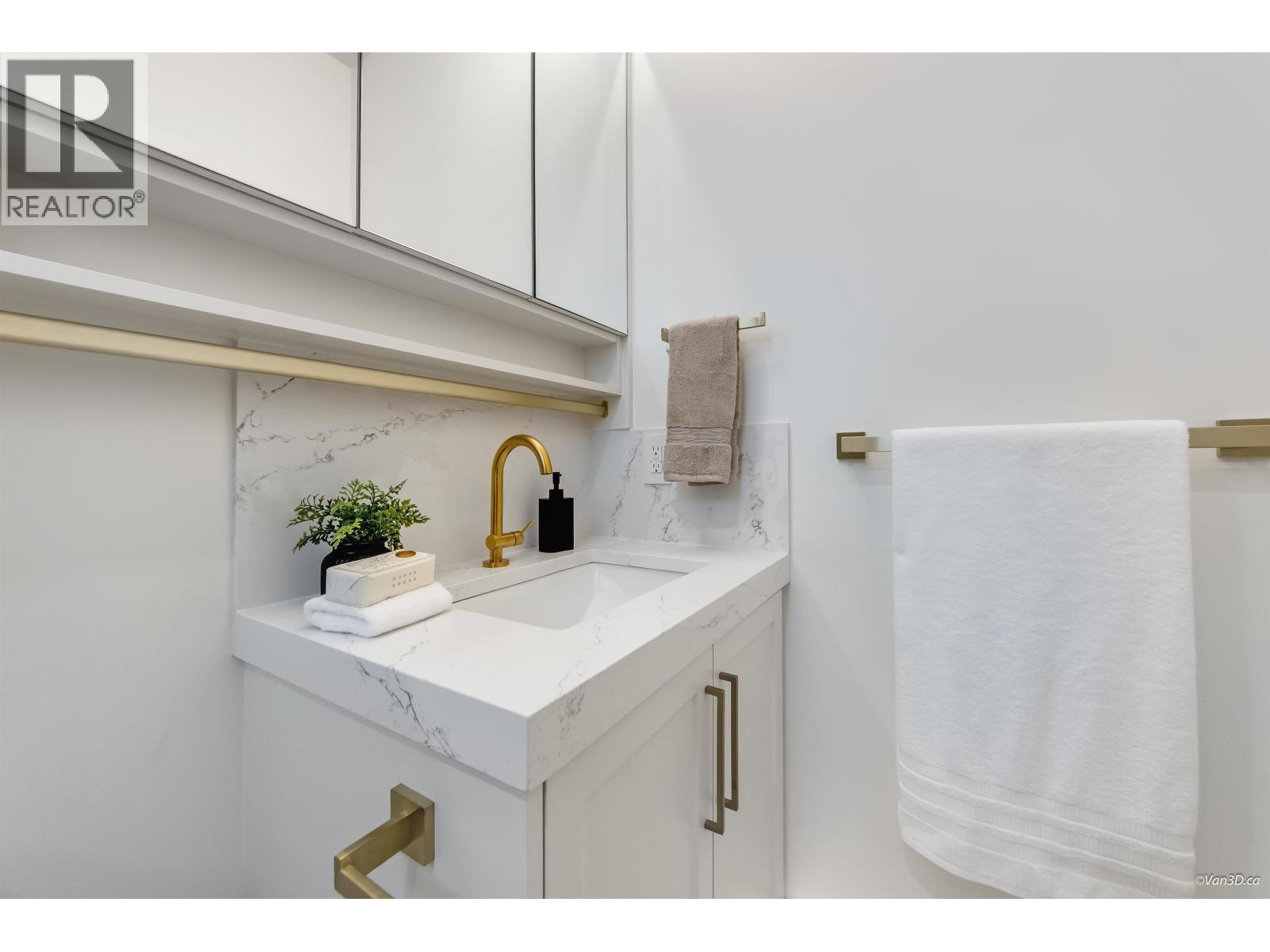 1347 E 64th Avenue, Vancouver, British Columbia  V5X 2P2 - Photo 18 - R3080601