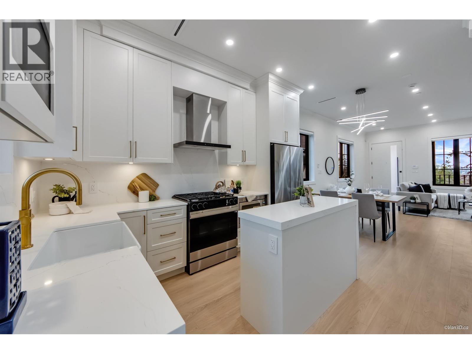 1347 E 64th Avenue, Vancouver, British Columbia  V5X 2P2 - Photo 9 - R3080601