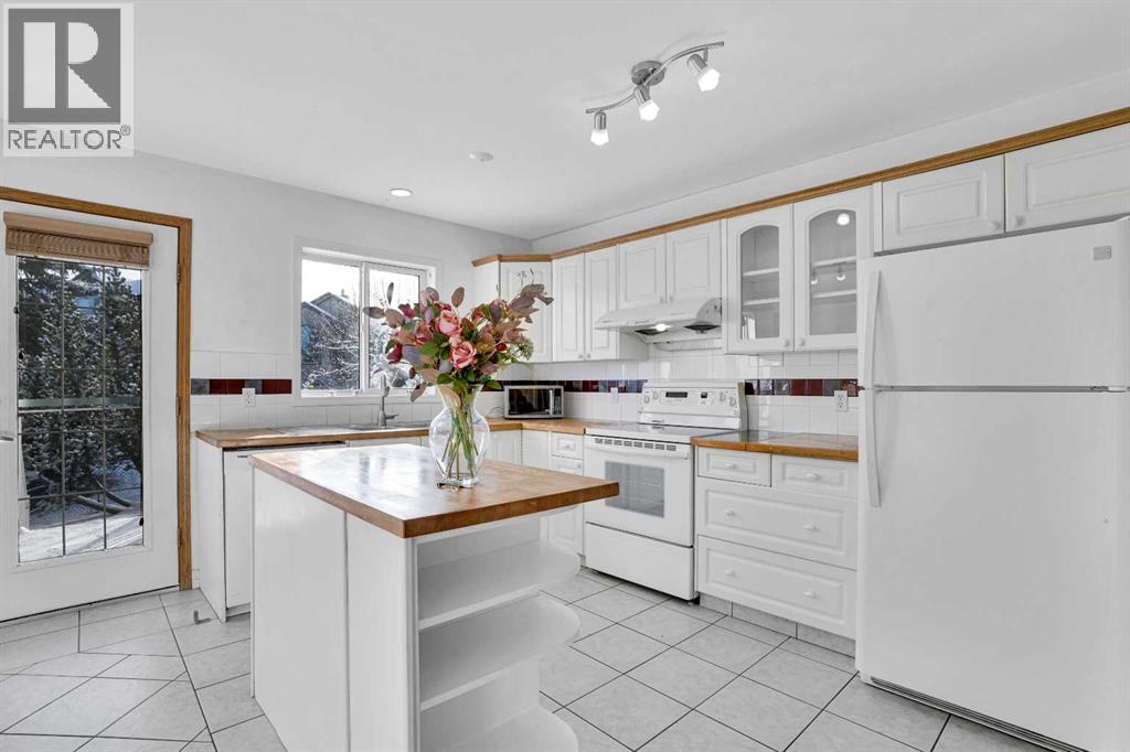 46 Somerset Close Sw, Calgary, Alberta  T2Y 3C5 - Photo 12 - A2279398