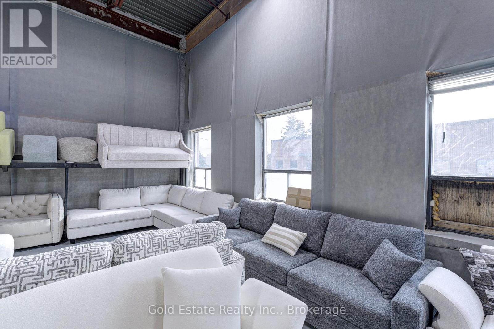 3-5 - 16 STRATHEARN AVENUE S, Brampton, Ontario