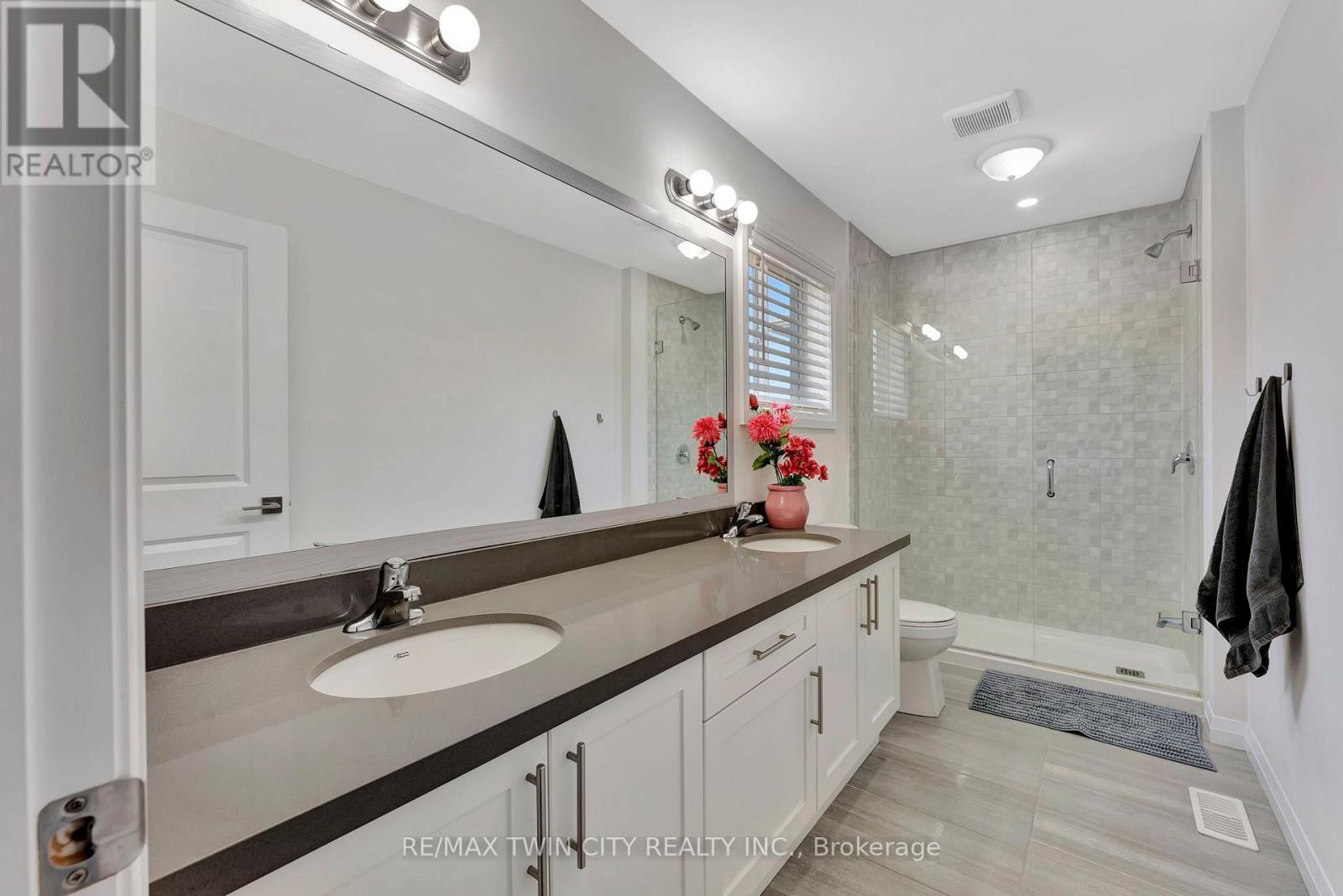 16 Cumberland Street, Brantford, Ontario  N3S 7J6 - Photo 10 - X12711878