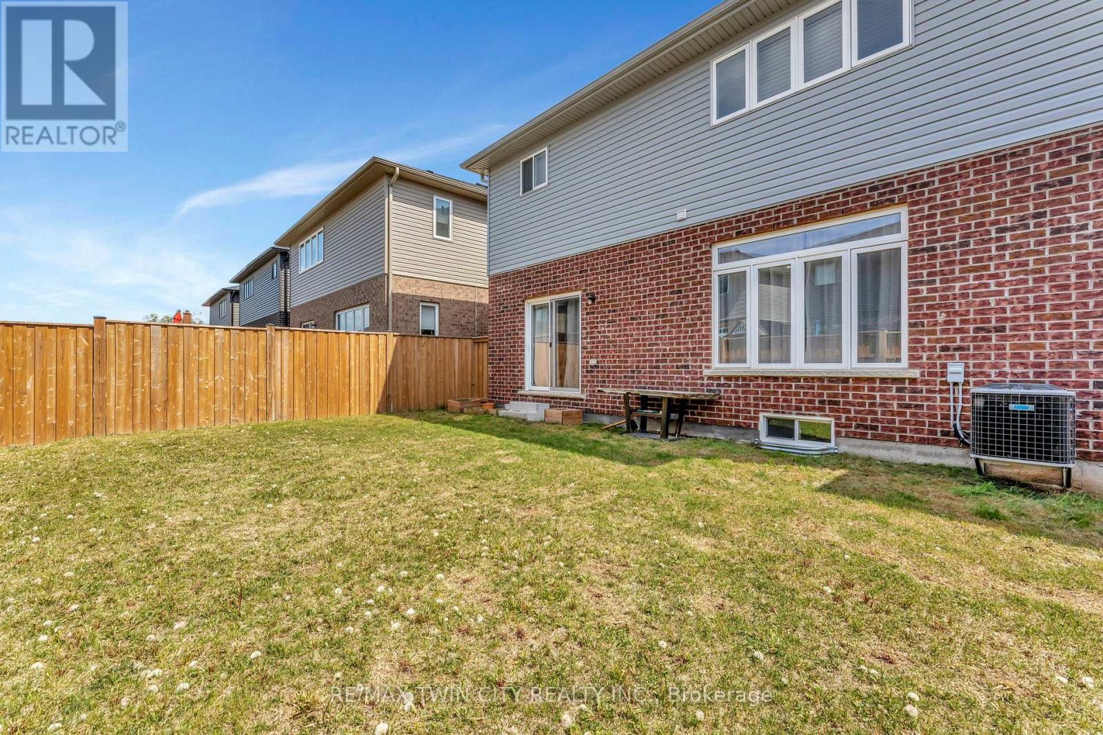 16 Cumberland Street, Brantford, Ontario  N3S 7J6 - Photo 16 - X12711878