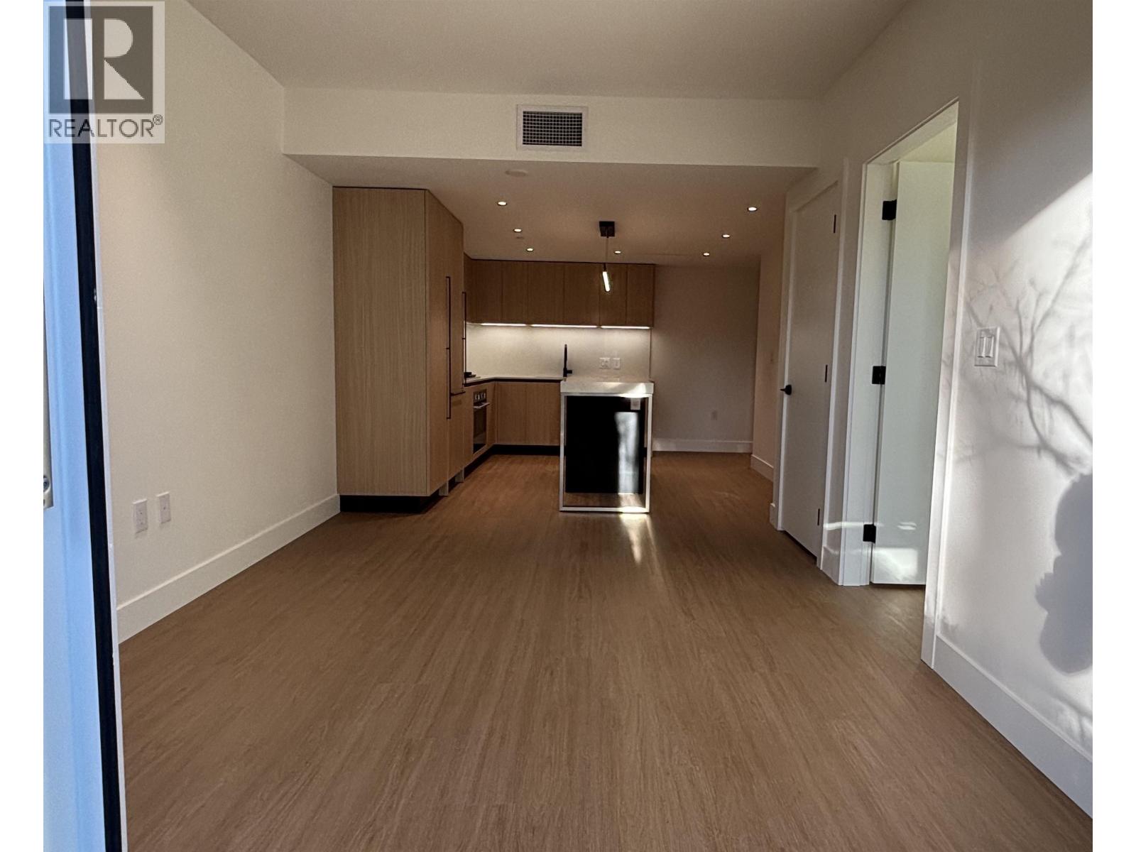 113 2235 E Broadway, Vancouver, British Columbia  V5N 0J5 - Photo 4 - R3080624