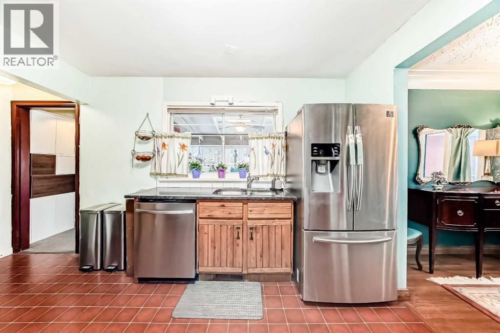 5923 Thorncliffe Drive Nw, Calgary, Alberta  T2K 2Z9 - Photo 9 - A2276899