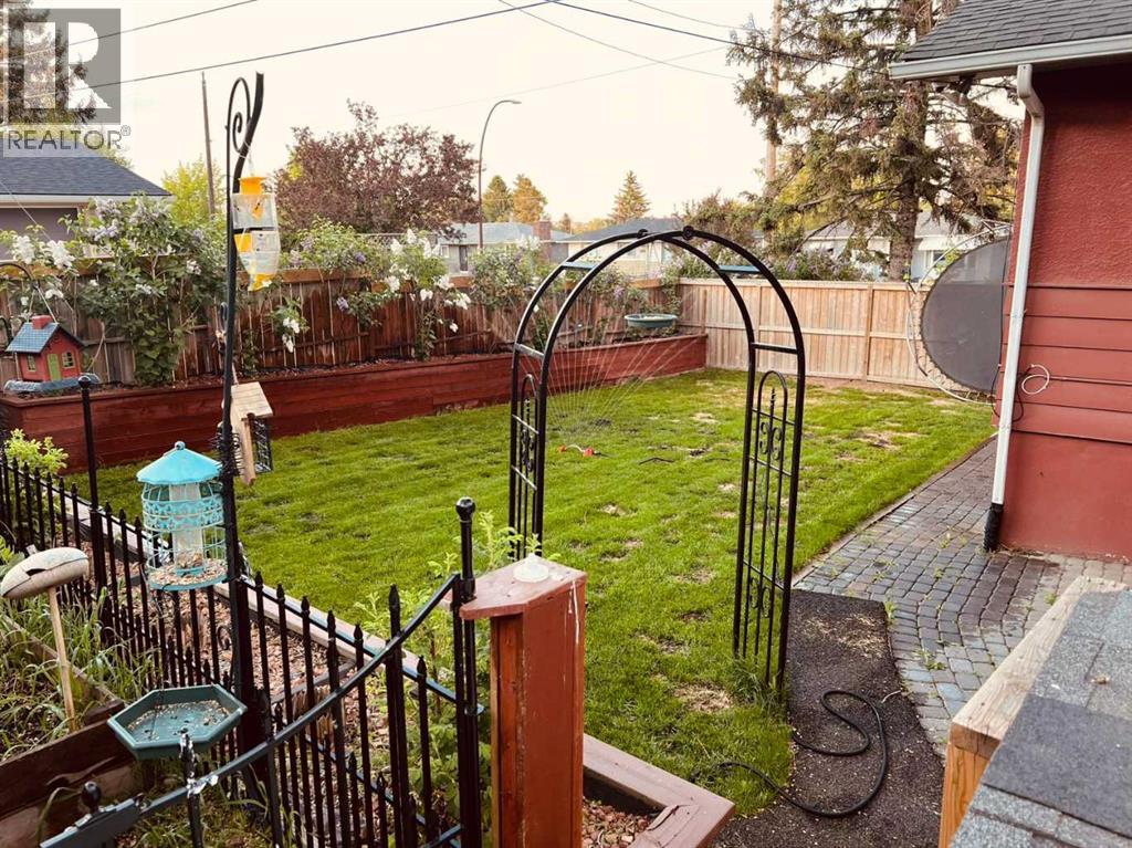 5923 Thorncliffe Drive Nw, Calgary, Alberta  T2K 2Z9 - Photo 49 - A2276899