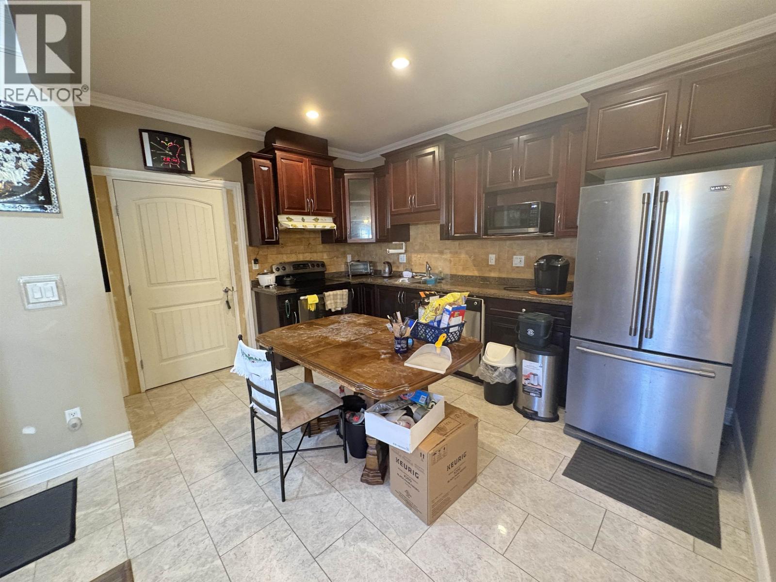 6916 Cunningham Court, Burnaby, British Columbia  V5E 0B1 - Photo 10 - R3081168