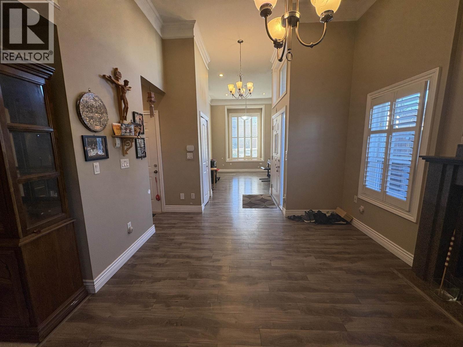 6916 Cunningham Court, Burnaby, British Columbia  V5E 0B1 - Photo 9 - R3081168