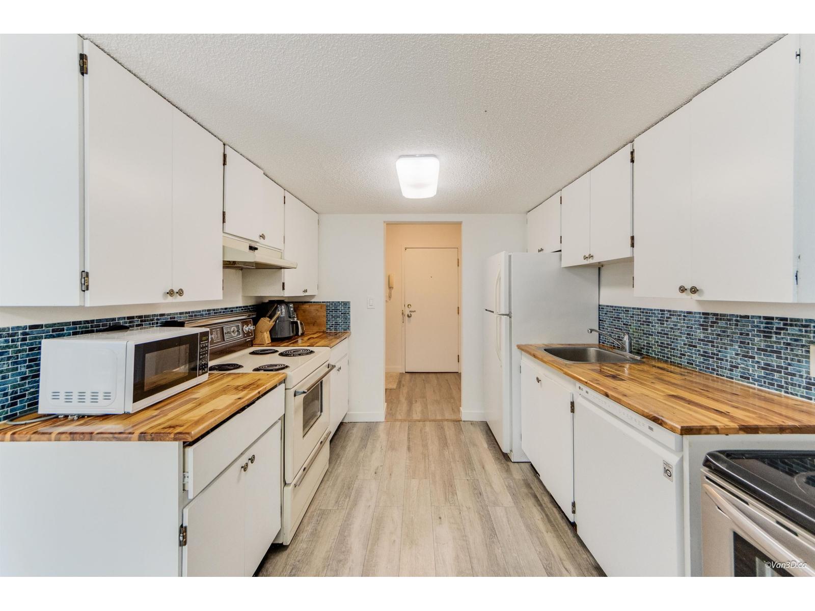 203 7162 133a Street, Surrey, British Columbia  V3W 7Z9 - Photo 6 - R3069444