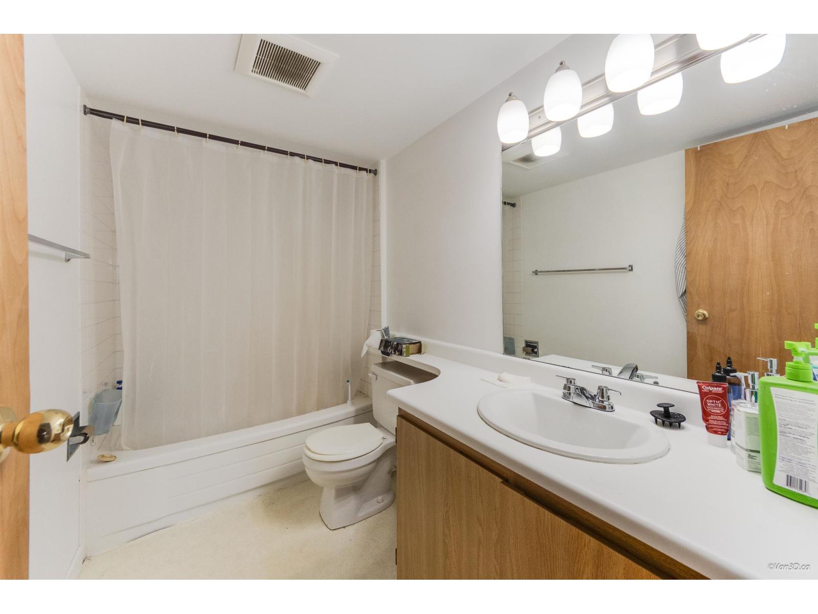 203 7162 133a Street, Surrey, British Columbia  V3W 7Z9 - Photo 8 - R3069444