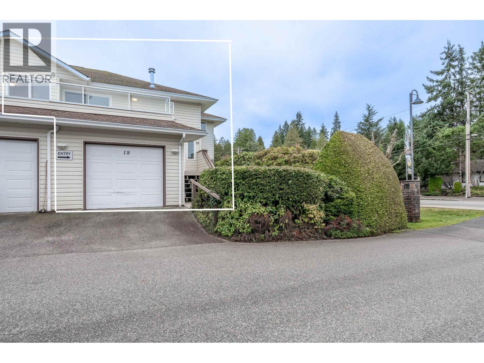 18 5610 TRAIL AVENUE, Sechelt, British Columbia