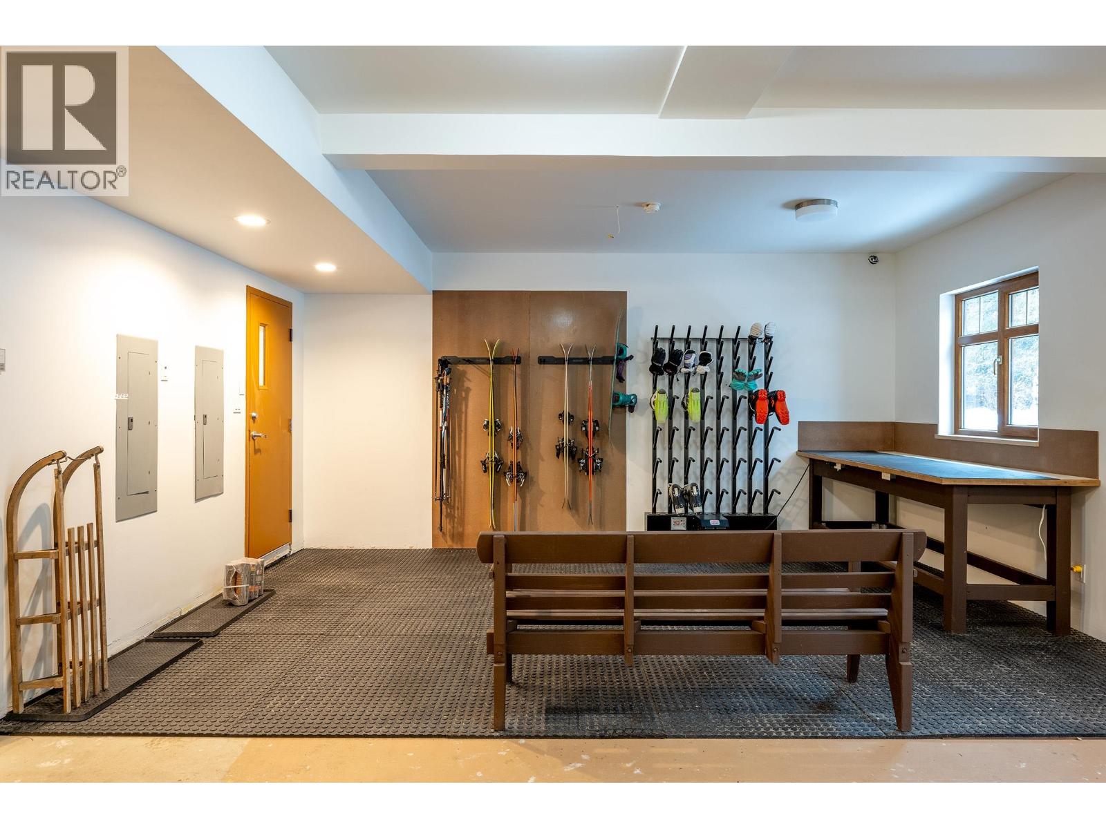 3012 Alpine Crescent, Whistler, British Columbia  V8E 0B8 - Photo 19 - R3080925