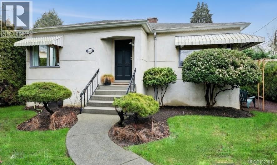 2659 Cadboro Bay Rd, Oak Bay, British Columbia