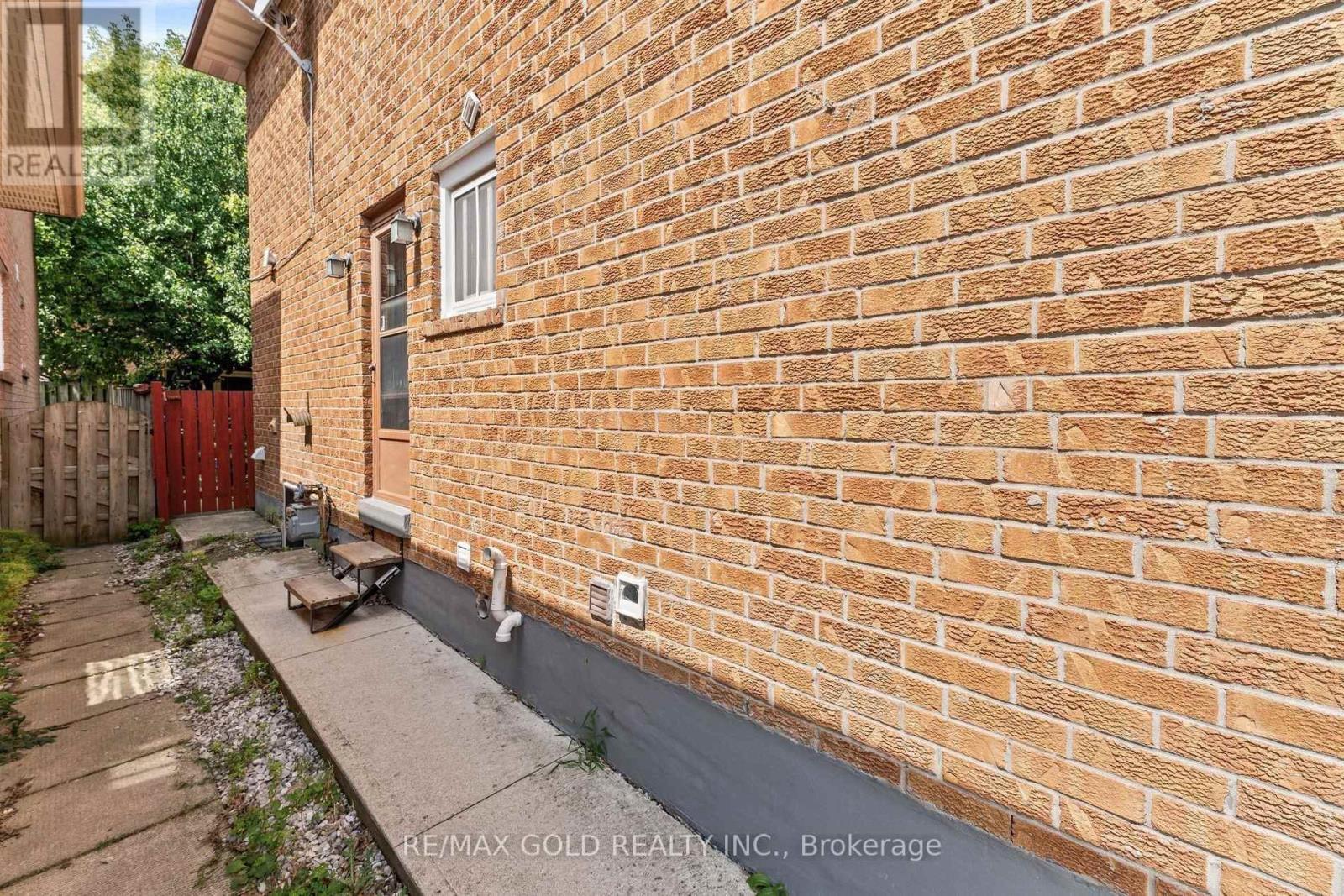 14 Albemarle Court, Brampton, Ontario  L6Z 1R4 - Photo 37 - W12711892