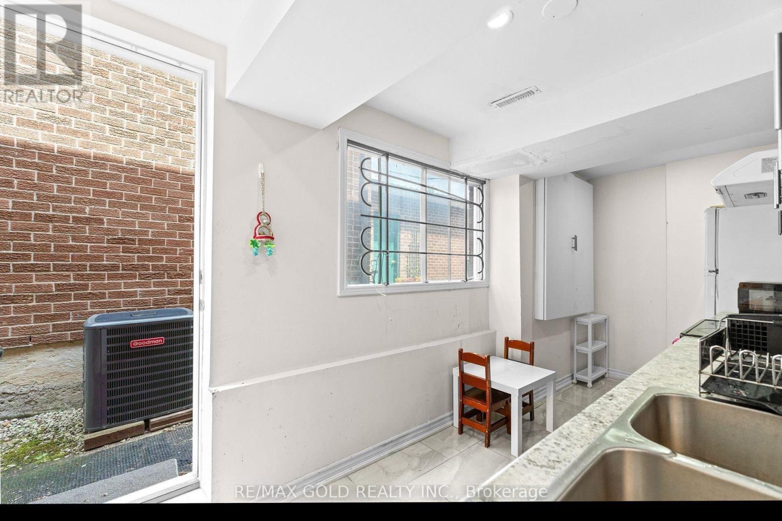 14 Albemarle Court, Brampton, Ontario  L6Z 1R4 - Photo 44 - W12711892