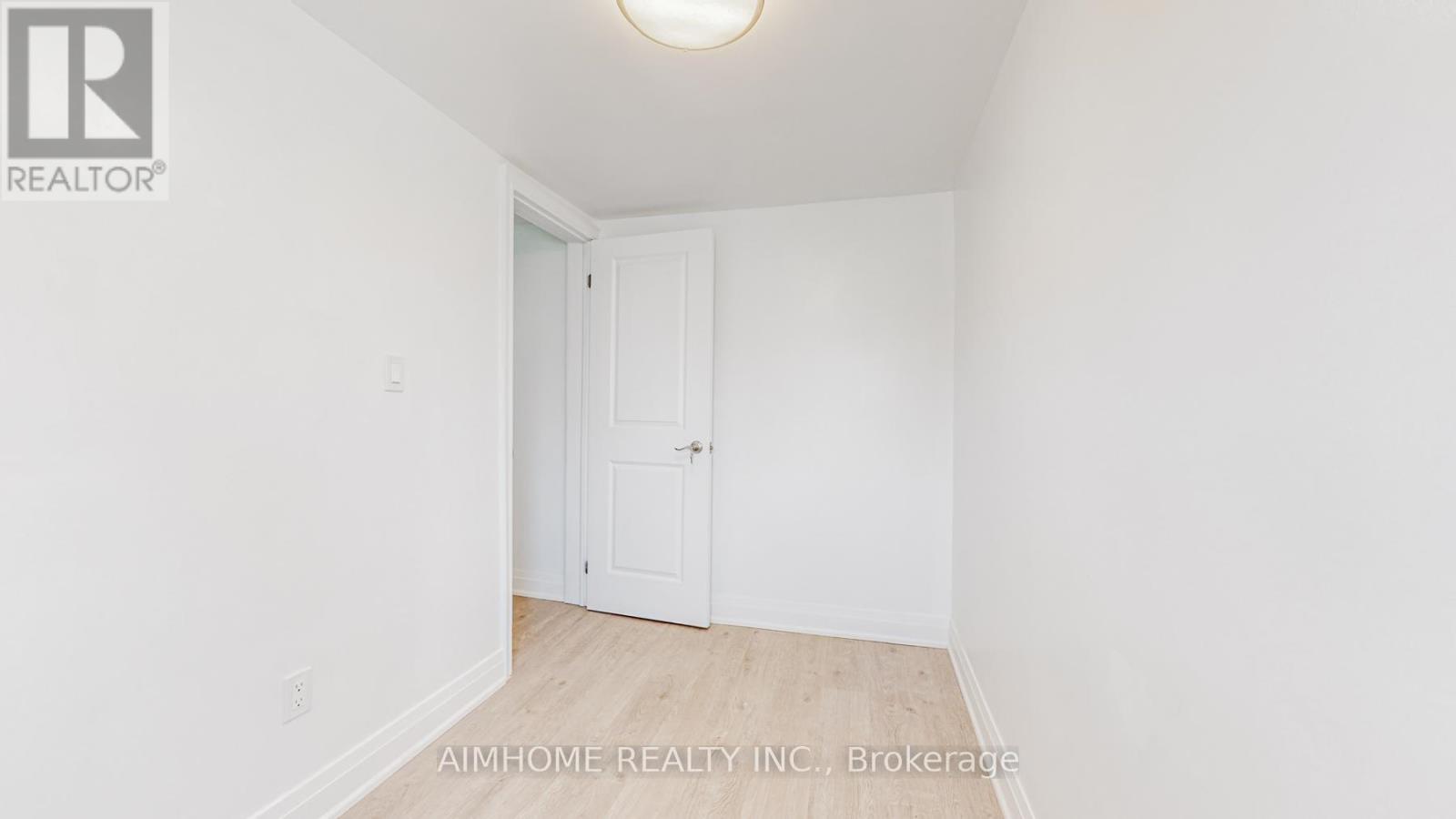 Main & 2nd Floor - 17a Blandford Street, Toronto, Ontario  M6E 3A6 - Photo 28 - C12711934