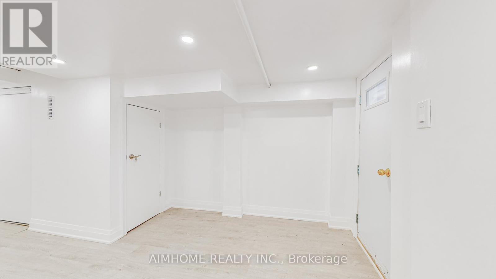 Main & 2nd Floor - 17a Blandford Street, Toronto, Ontario  M6E 3A6 - Photo 32 - C12711934