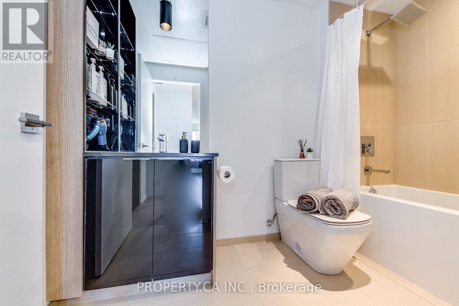 2505 - 70 Temperance Street, Toronto, Ontario  M5H 0B1 - Photo 11 - C12711938