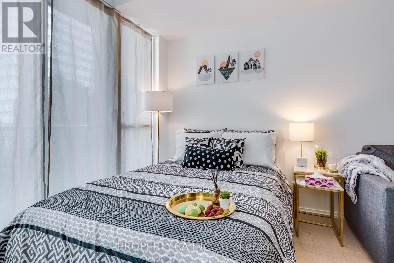 2505 - 70 Temperance Street, Toronto, Ontario  M5H 0B1 - Photo 2 - C12711938