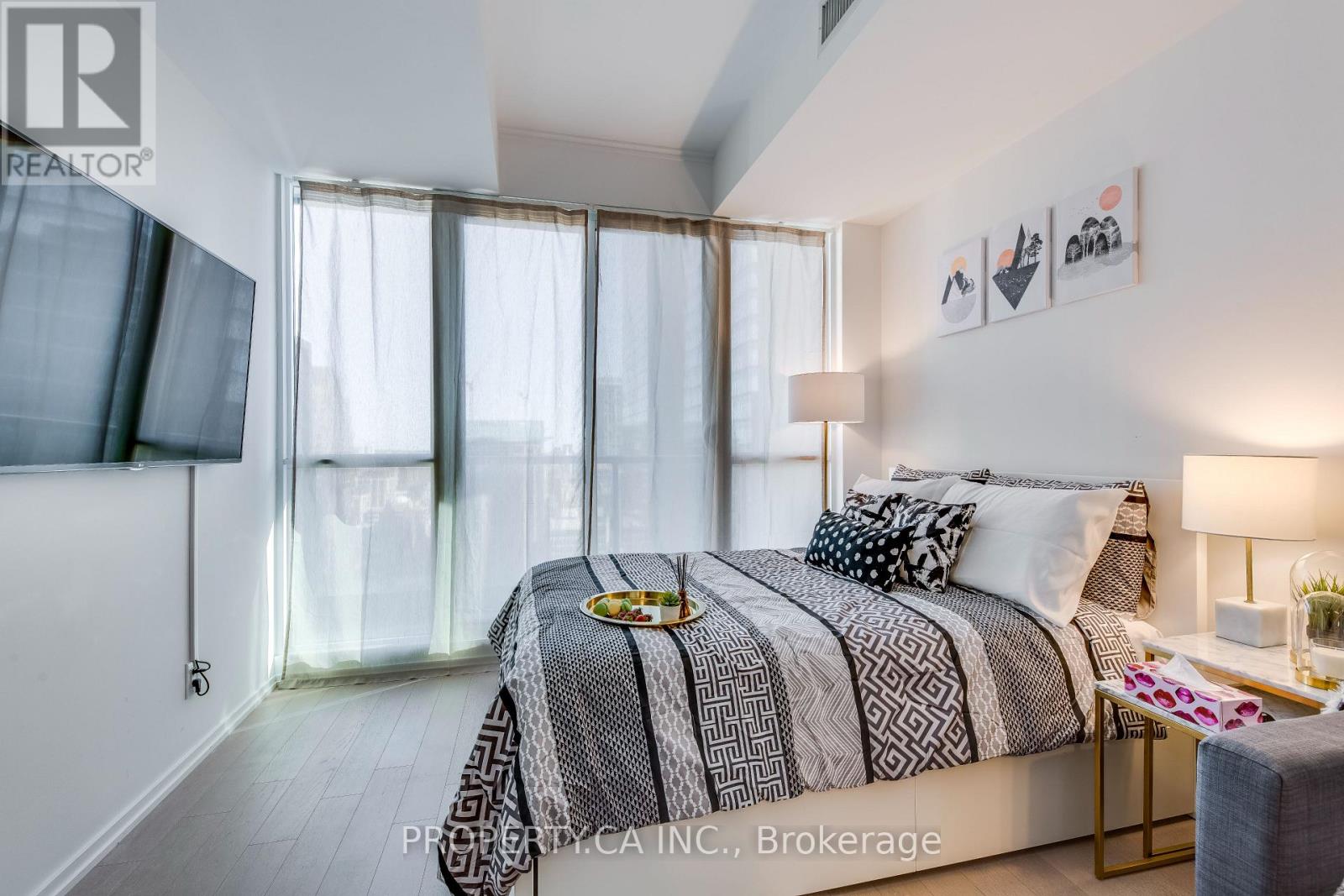 2505 - 70 Temperance Street, Toronto, Ontario  M5H 0B1 - Photo 3 - C12711938