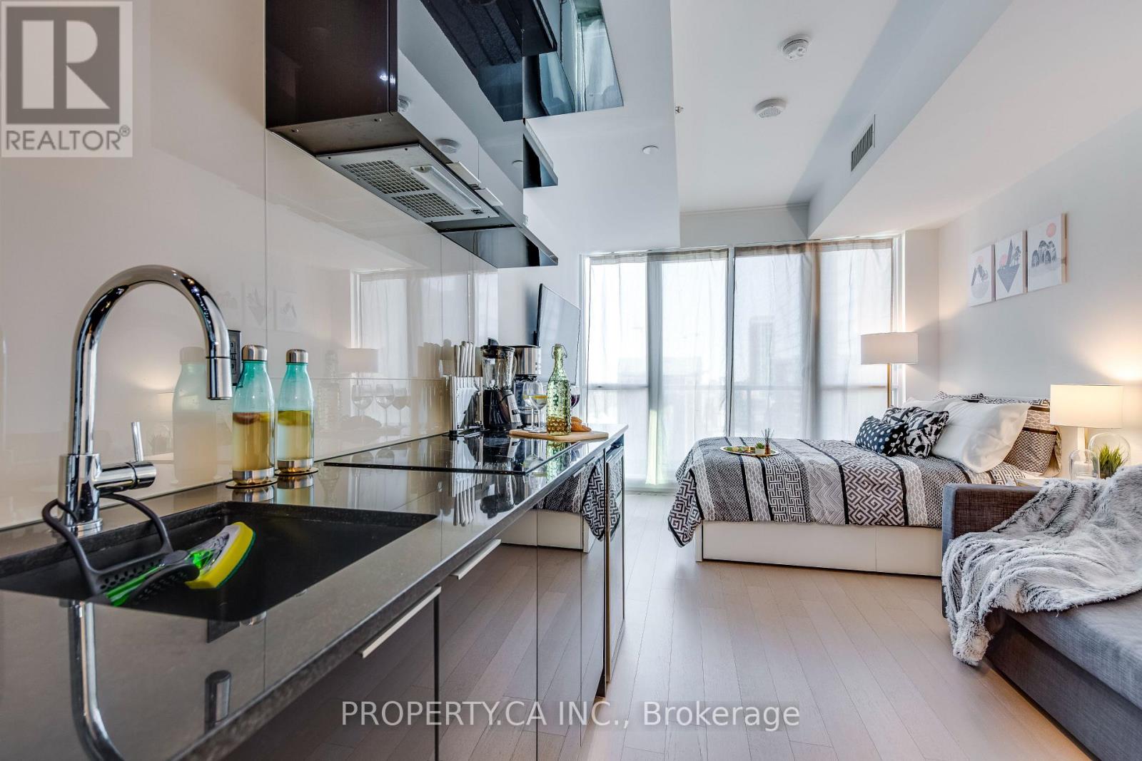 2505 - 70 Temperance Street, Toronto, Ontario  M5H 0B1 - Photo 4 - C12711938