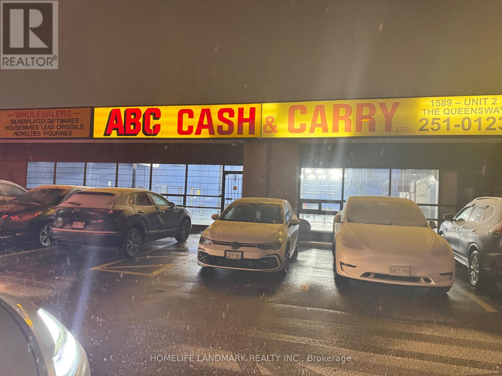 UNIT2 - 1589 THE QUEENSWAY, Toronto, Ontario