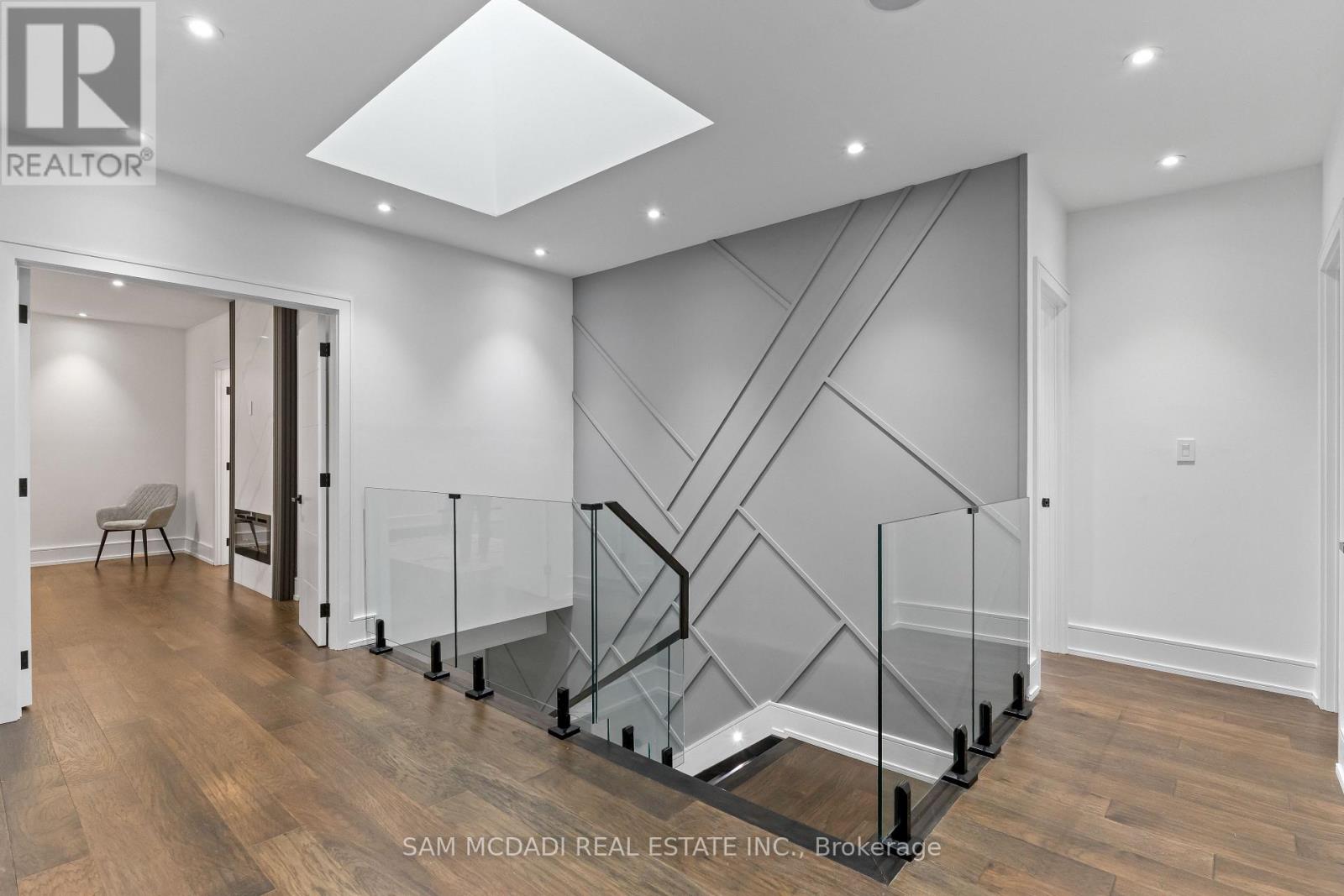 193 Mateo Place, Mississauga, Ontario  L5A 0A5 - Photo 18 - W12711924