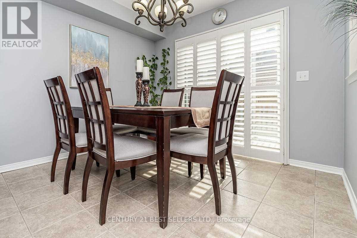 3358 Mikalda Road, Burlington, Ontario  L7M 0K9 - Photo 11 - W12711946