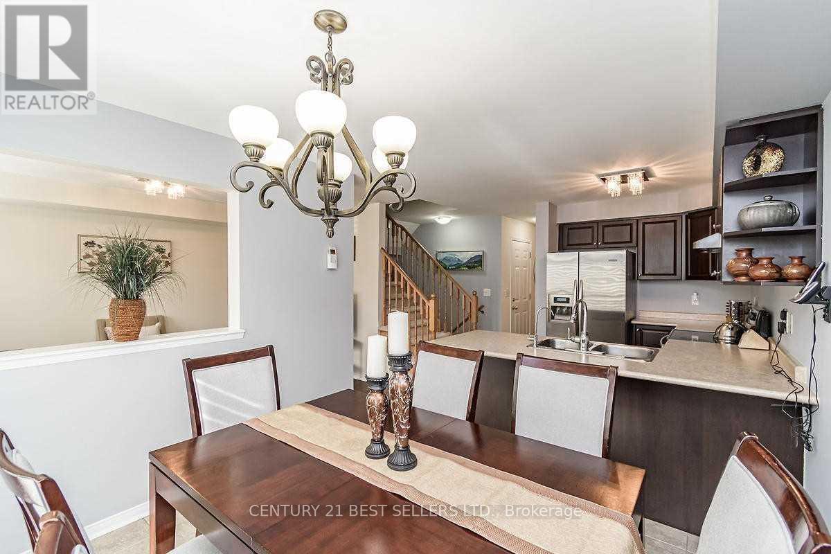 3358 Mikalda Road, Burlington, Ontario  L7M 0K9 - Photo 13 - W12711946