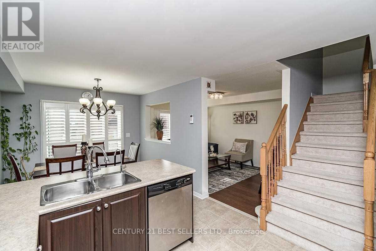 3358 Mikalda Road, Burlington, Ontario  L7M 0K9 - Photo 15 - W12711946