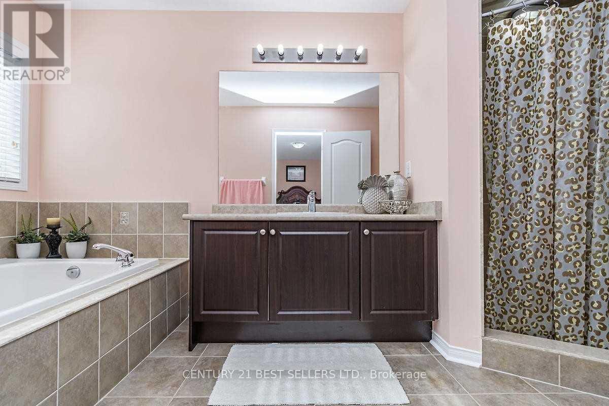 3358 Mikalda Road, Burlington, Ontario  L7M 0K9 - Photo 23 - W12711946